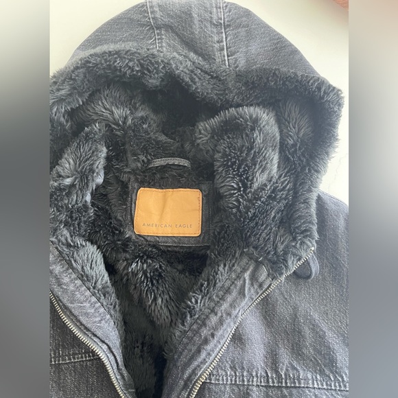 NWOT American Eagle Sherpa Fully lined Denim Jacket - Picture 3 of 3